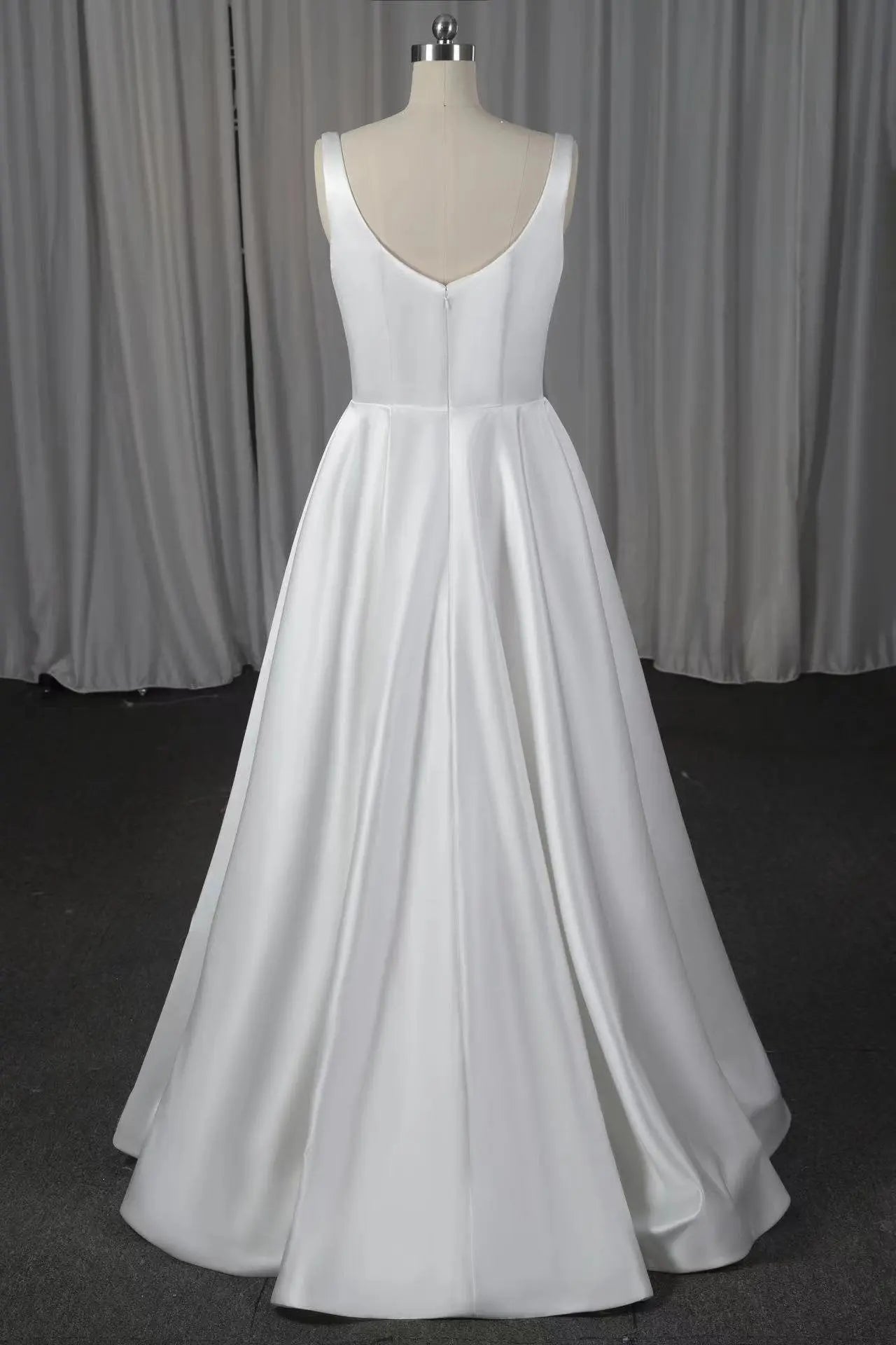 The Stella Wedding Dress – Modern Elegance with Pockets Payton Bridal