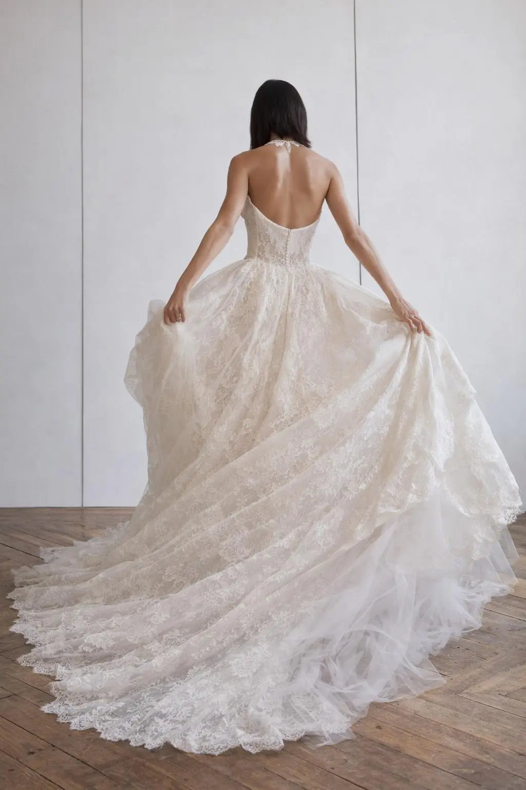 lace halter wedding dress Elegant with Open Back 12 21-21½ 34/35 The halter neckline elongates The Theory Set 🍷✨ Style:Dress D